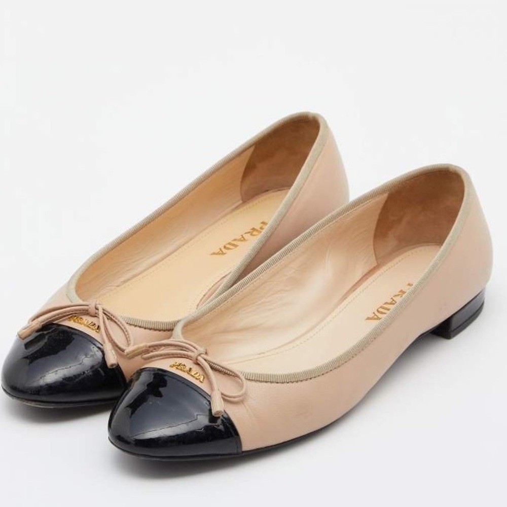 NEW Prada Nappa Vernice Cap Toe Logo Bow Ballerina Flats 37 US 7 - Nude Black
